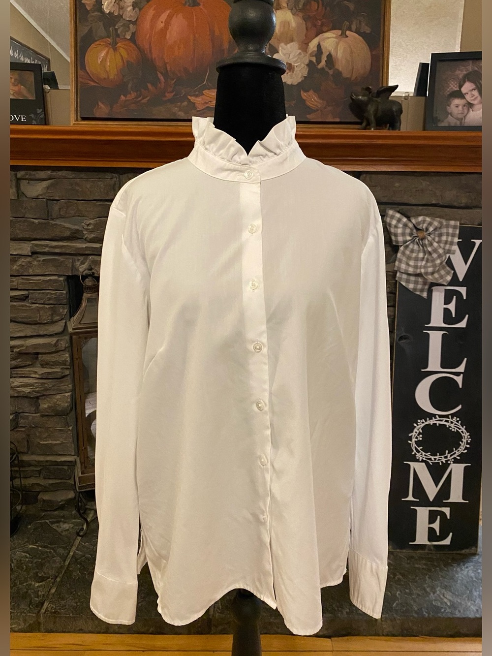 Pendleton White Ruffle Collar Button-Down Blouse